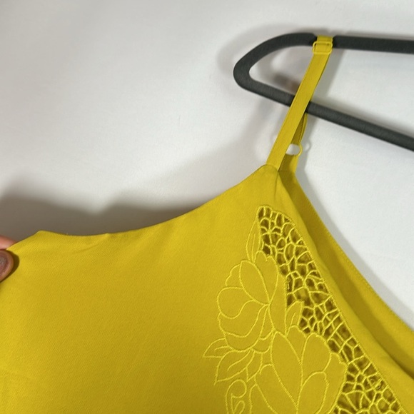 Torrid Yellow Sophie Chiffon Embroidered Swing Cami Tank Top 2x Size 2 - Picture 4 of 7